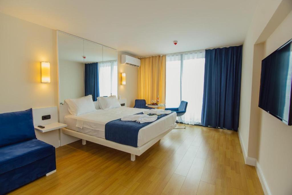 Sea View Apartments In Orbi City Batumi Kültér fotó