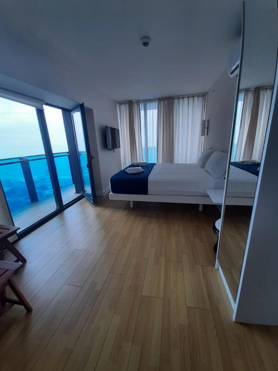 Sea View Apartments In Orbi City Batumi Kültér fotó
