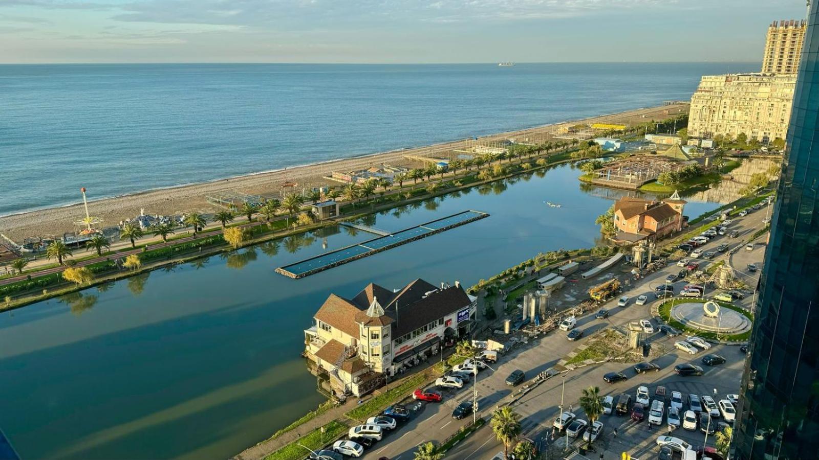 Sea View Apartments In Orbi City Batumi Kültér fotó